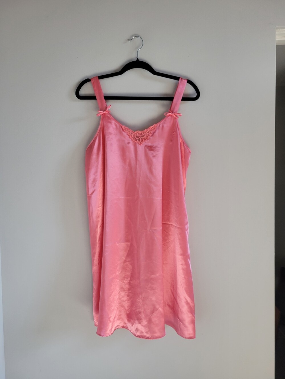 Vintage Delicates Satin Coral Pink Lace Bow Nightgown Slip Size Medium